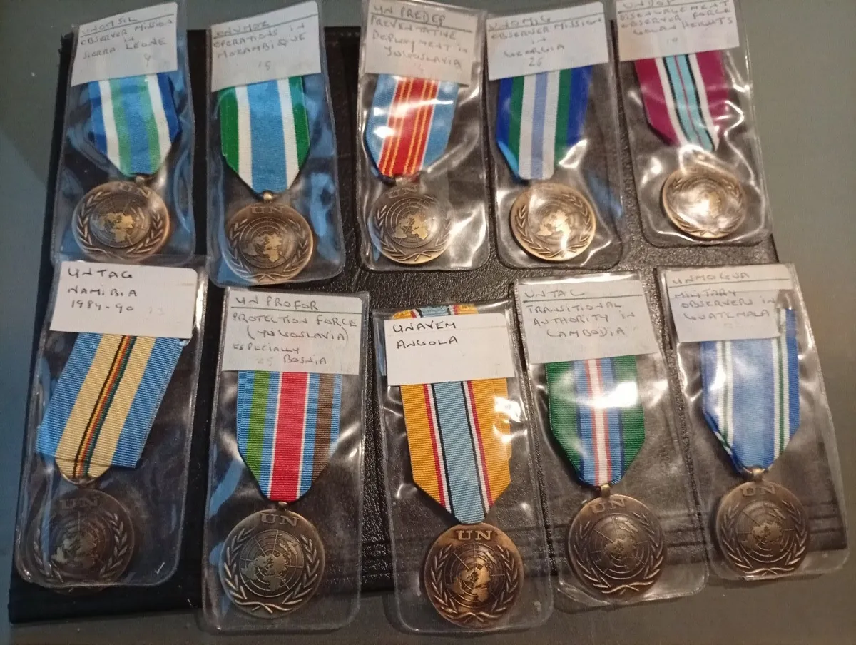 Set of 23 UN Medels - Image 1