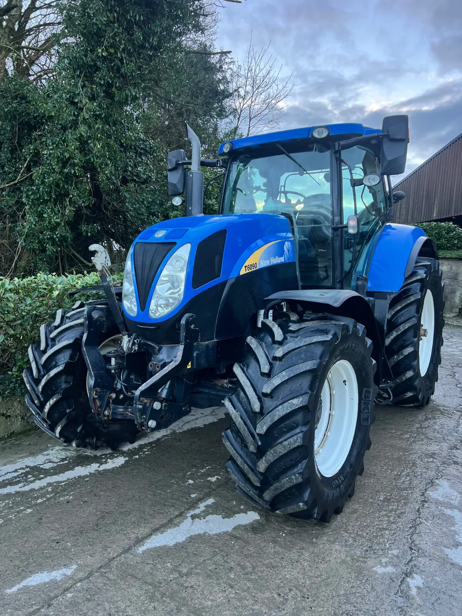 2011 New Holland T6090 - Image 3