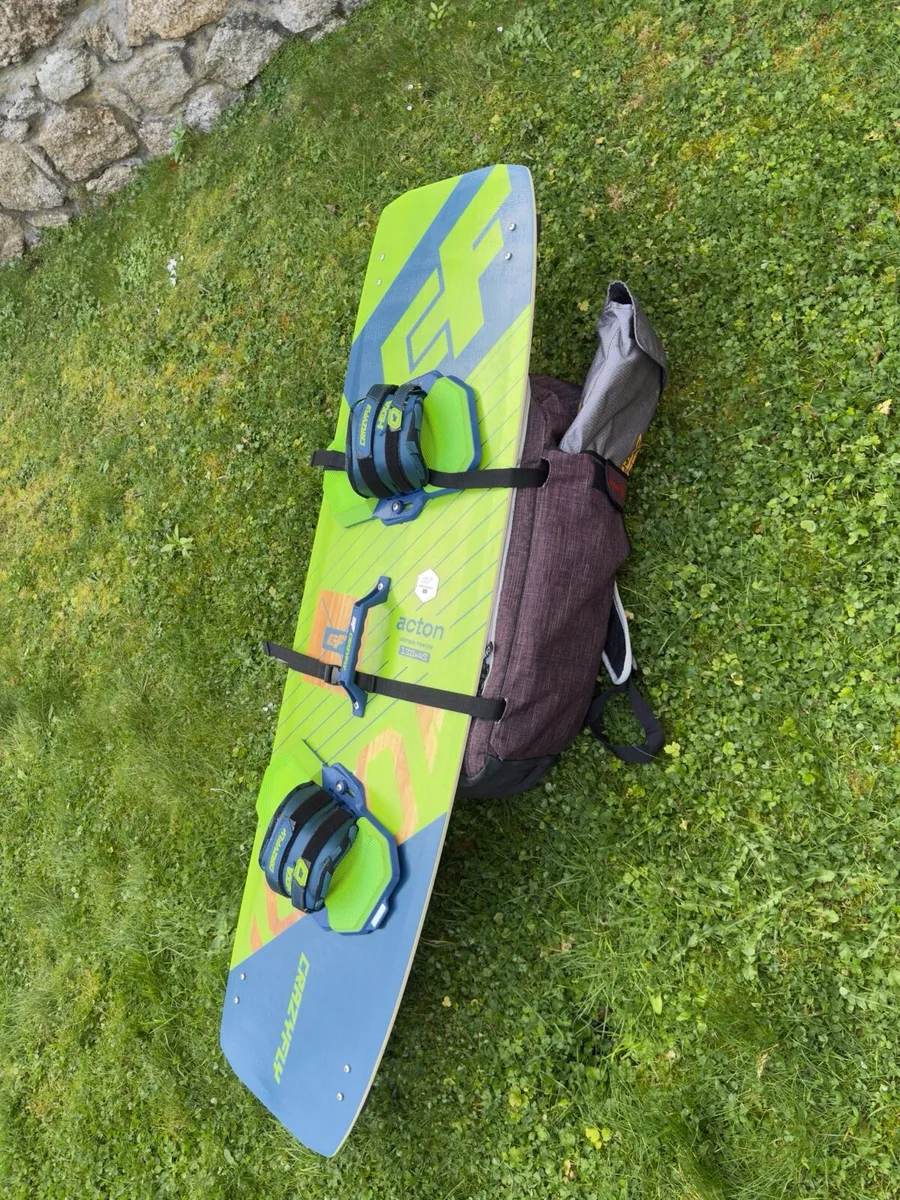Complete Kitesurf Setup - Cabrinha Switchblade - Image 1
