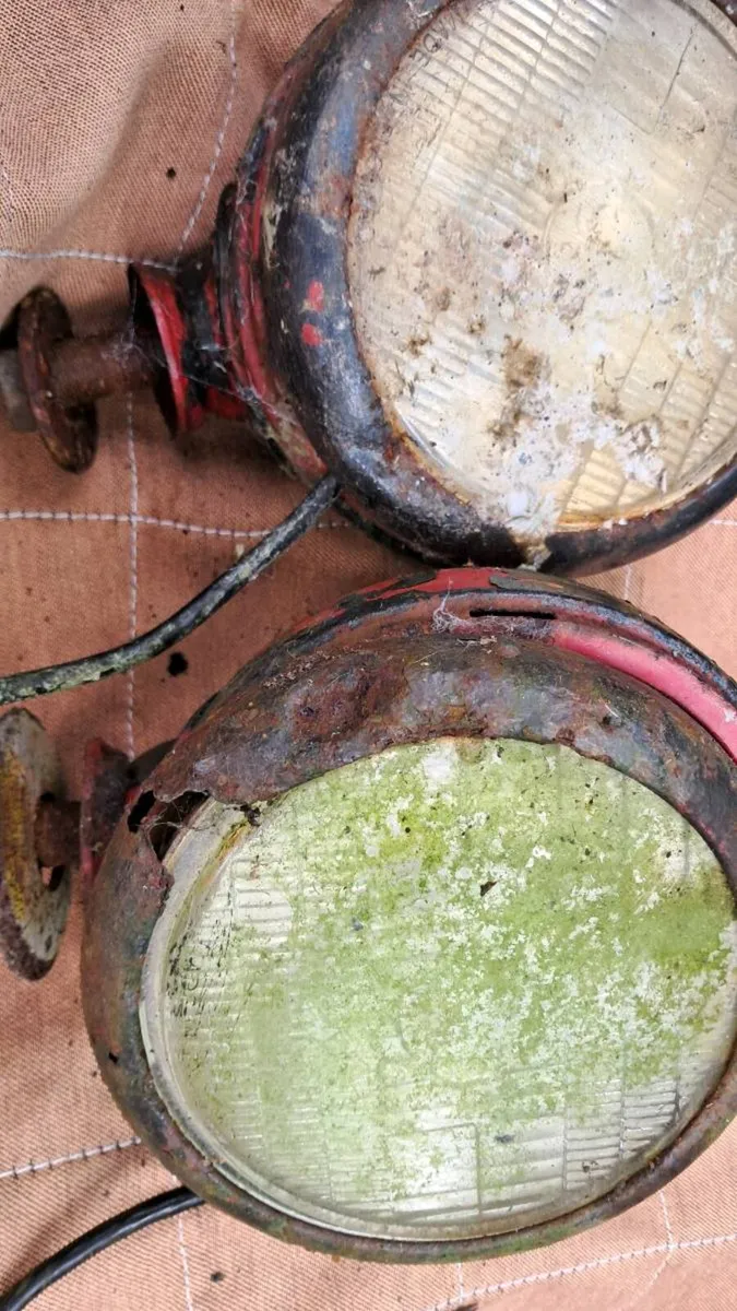 Vintage tractor headlamps - Image 4