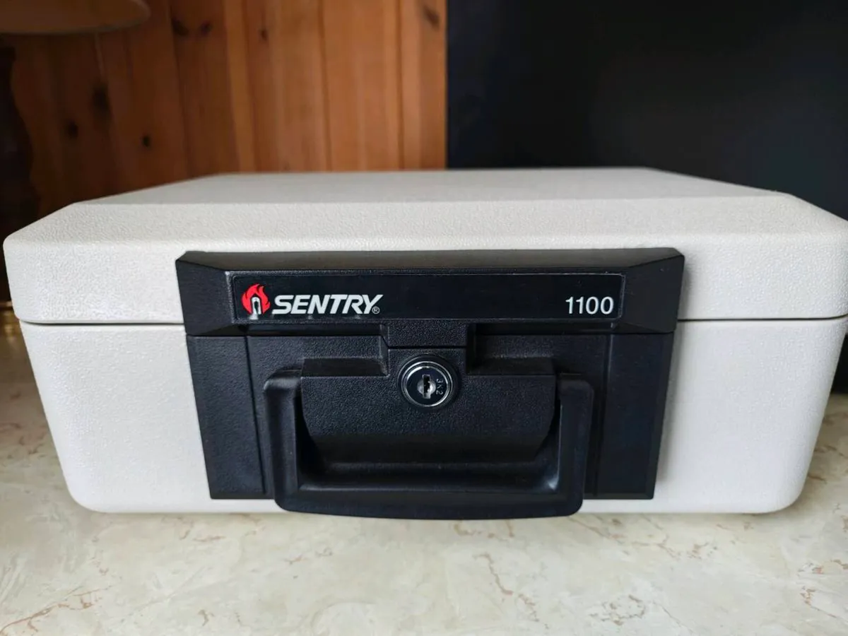 Sentry 1100 Fire-Resistant Document Safe with Key - Image 2