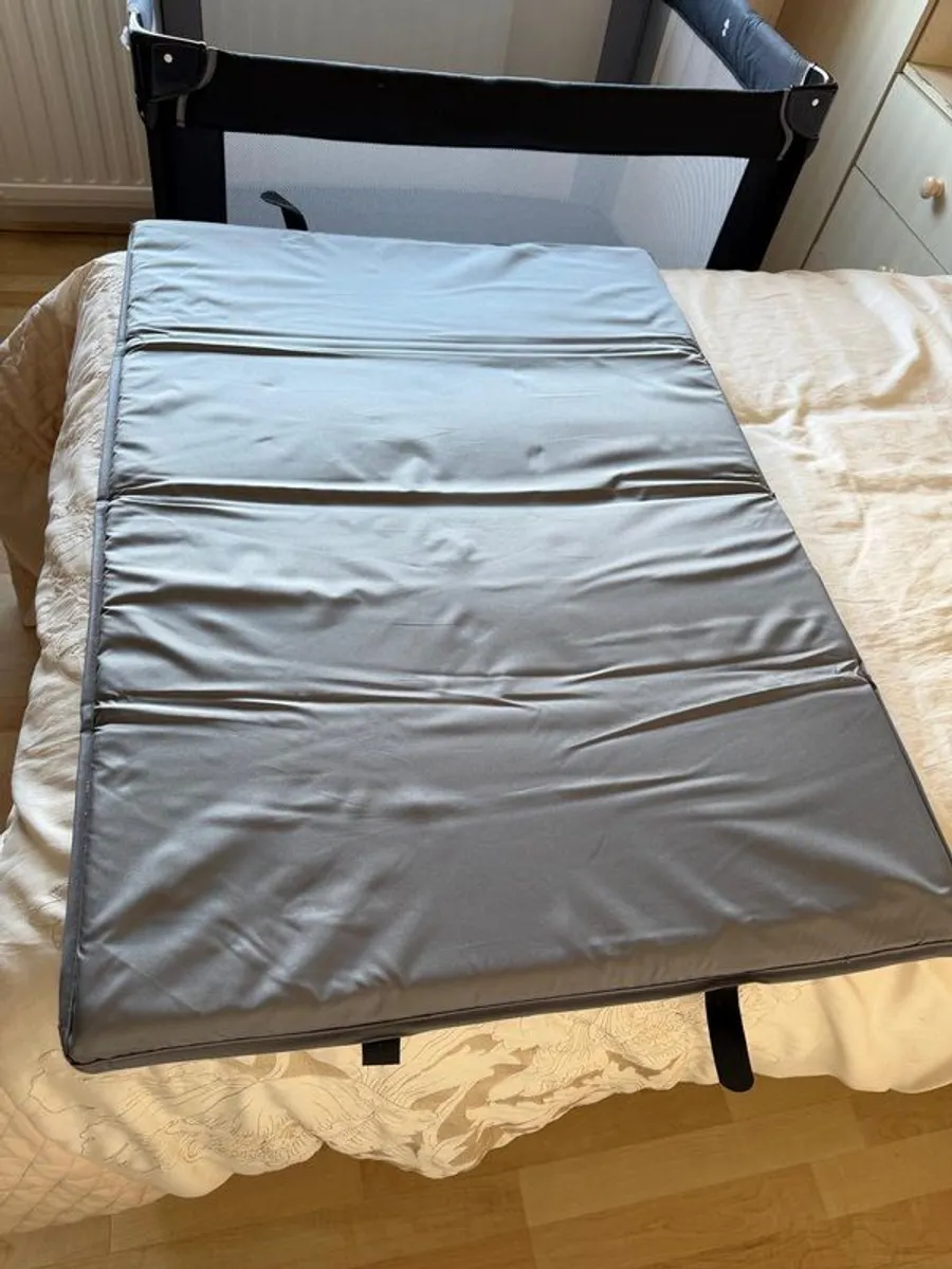 travel cot - Image 3