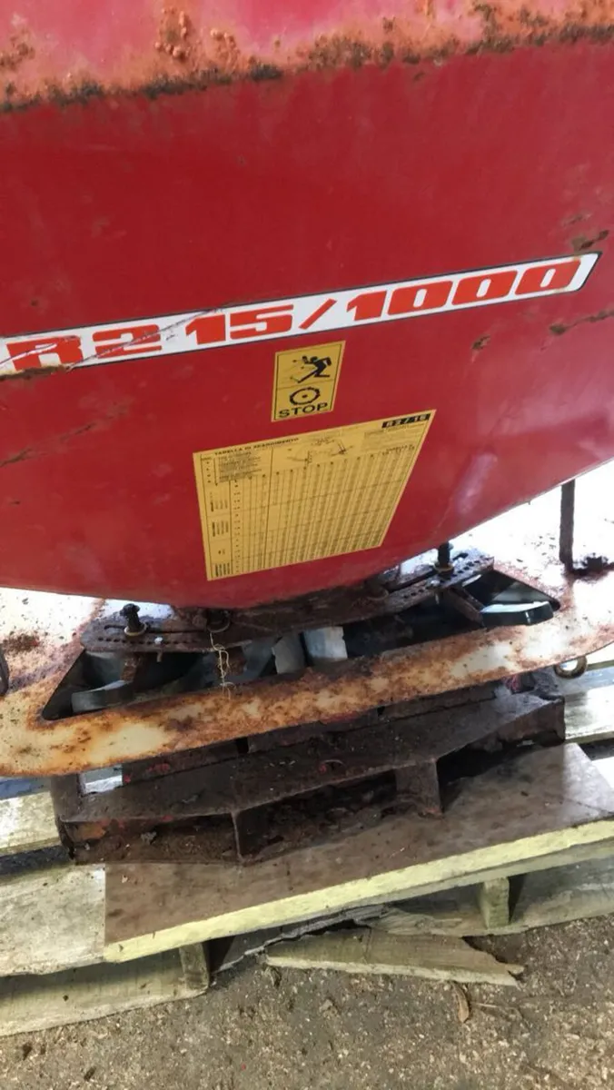 Fertiliser shaker - Image 1