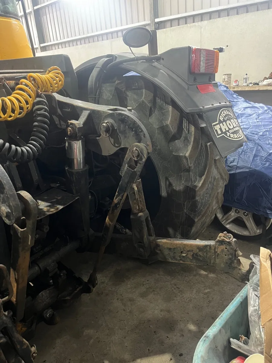 JCB Fastrac 3220 - Image 2