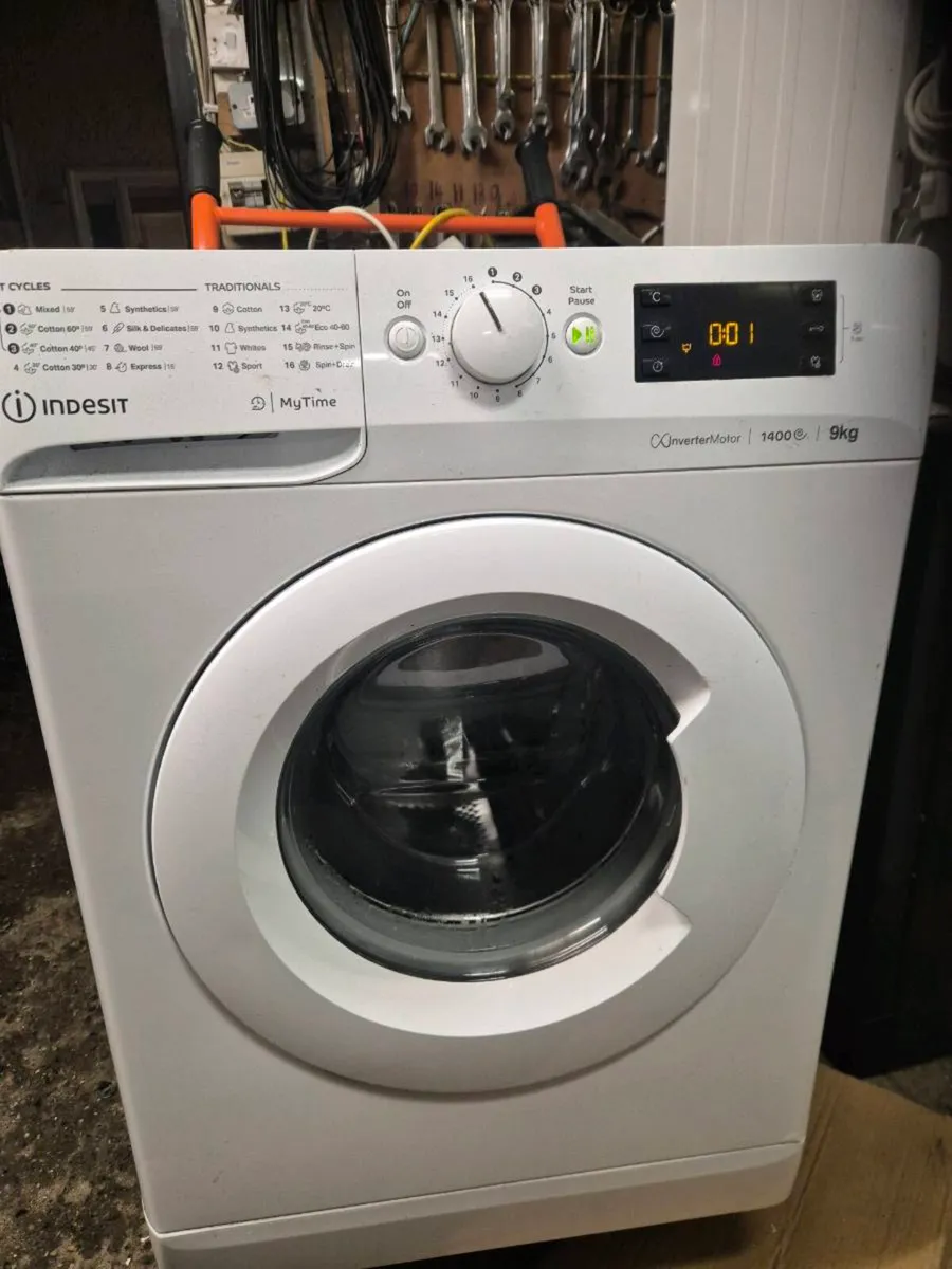 Indesit 9kg Washing Machine For Sale