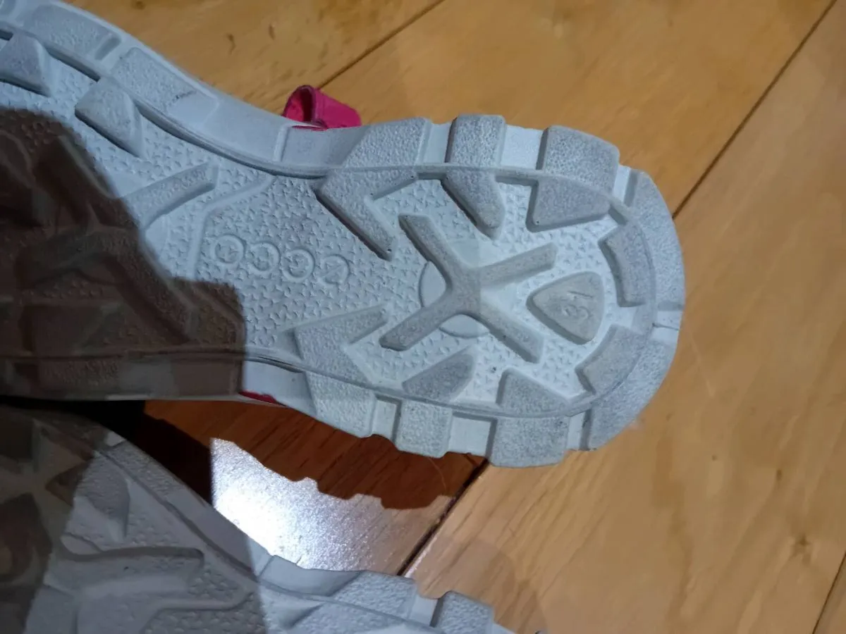 Girls footwear - Image 3