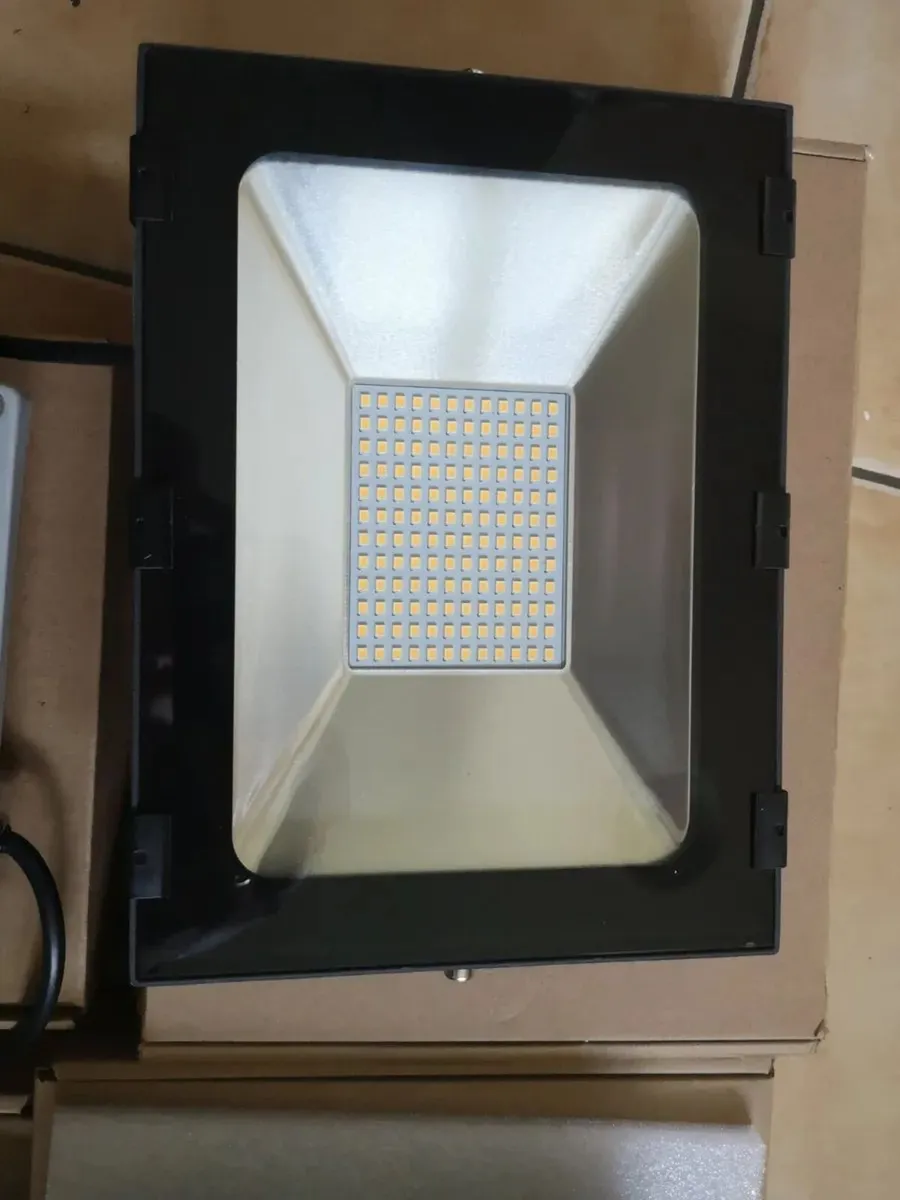 Led Floodlight 20w 30w 50w 100w - Image 2