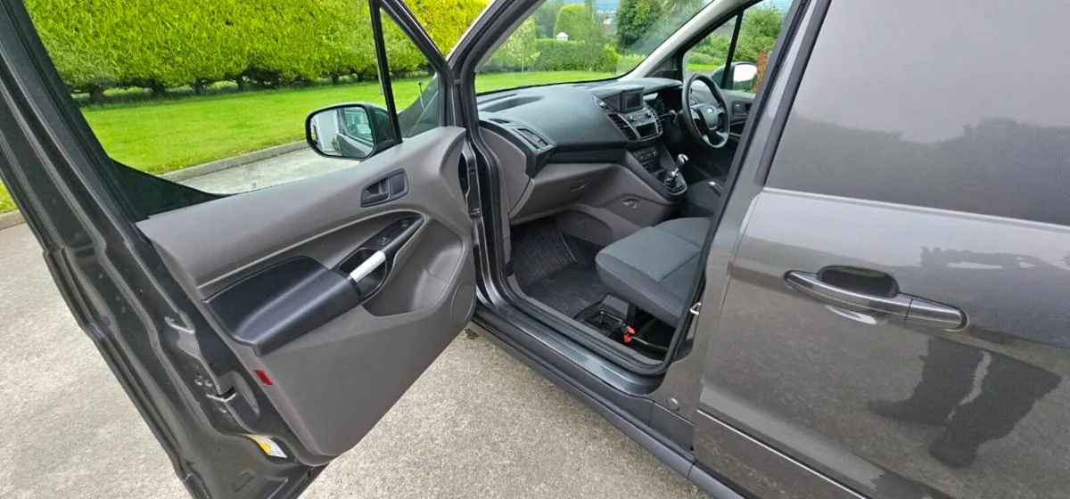 Ford Transit Connect - Image 4
