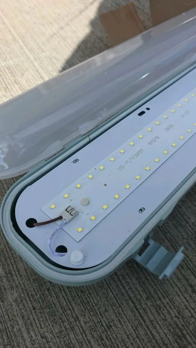5 ft LED Lights Fluorescent Batten waterproof - Image 1