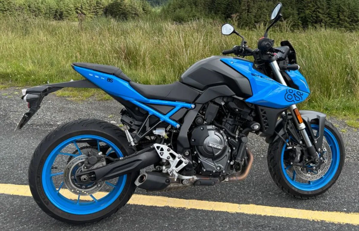 Suzuki GSX8S 2024, 11000kms, Extras - Image 3