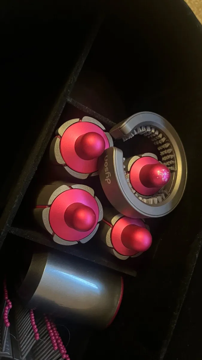 Dyson Airwrap hair styling tool - Image 3