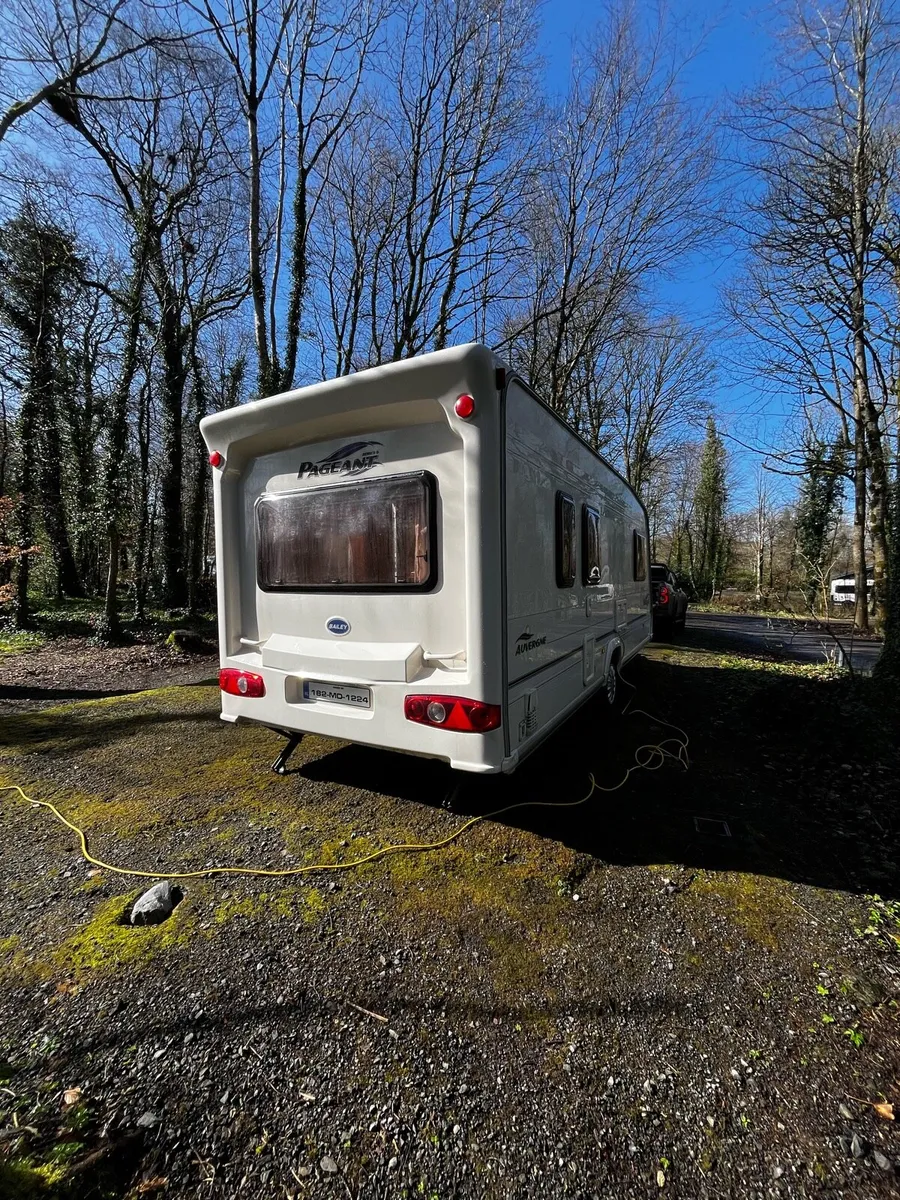 5 berth caravan - Image 4
