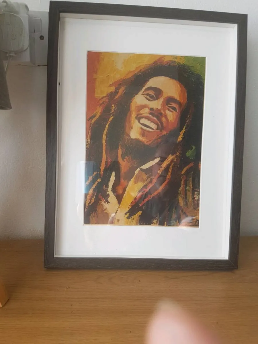 Bob Marley Large Framed Print ⁹43 x 33cm