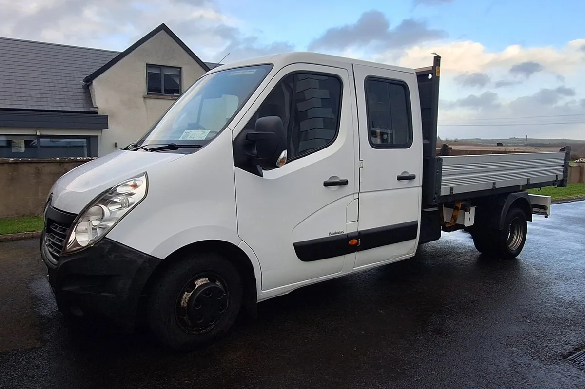 2017 Renault Master Crewcab Tipper - Image 2