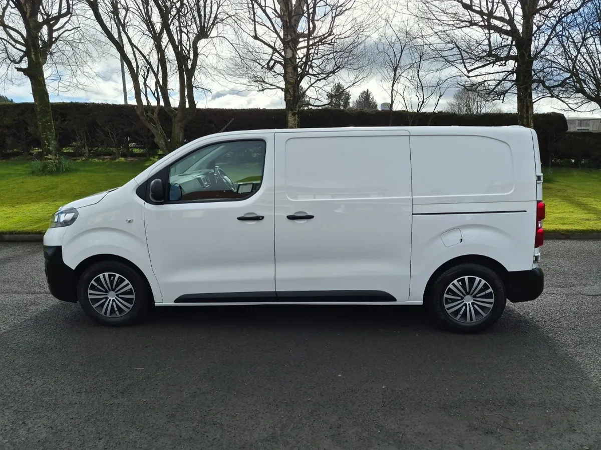 2022 Vauxhall Vivaro 1.5 D Dynamic 120Bhp - Image 2