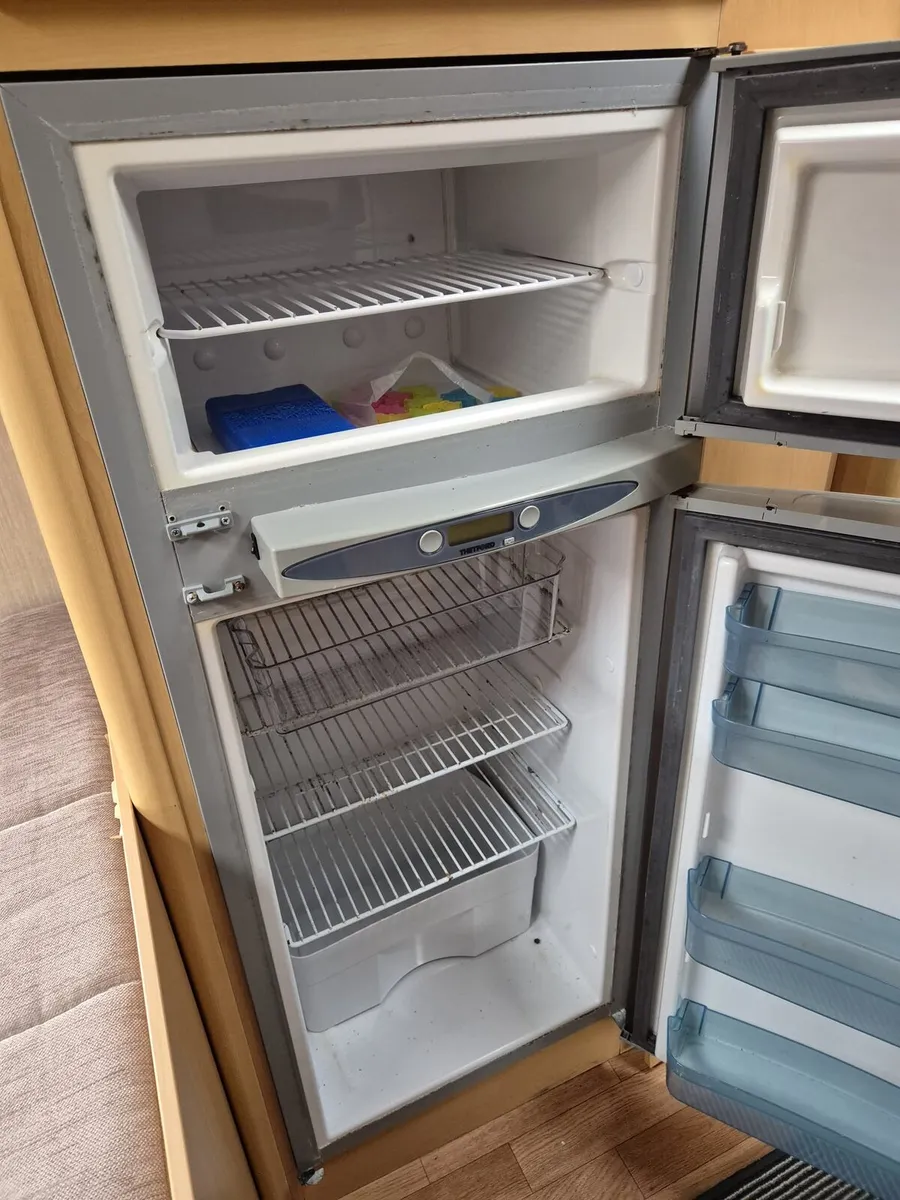 2011 elddis avante 7 berth caravan - Image 4