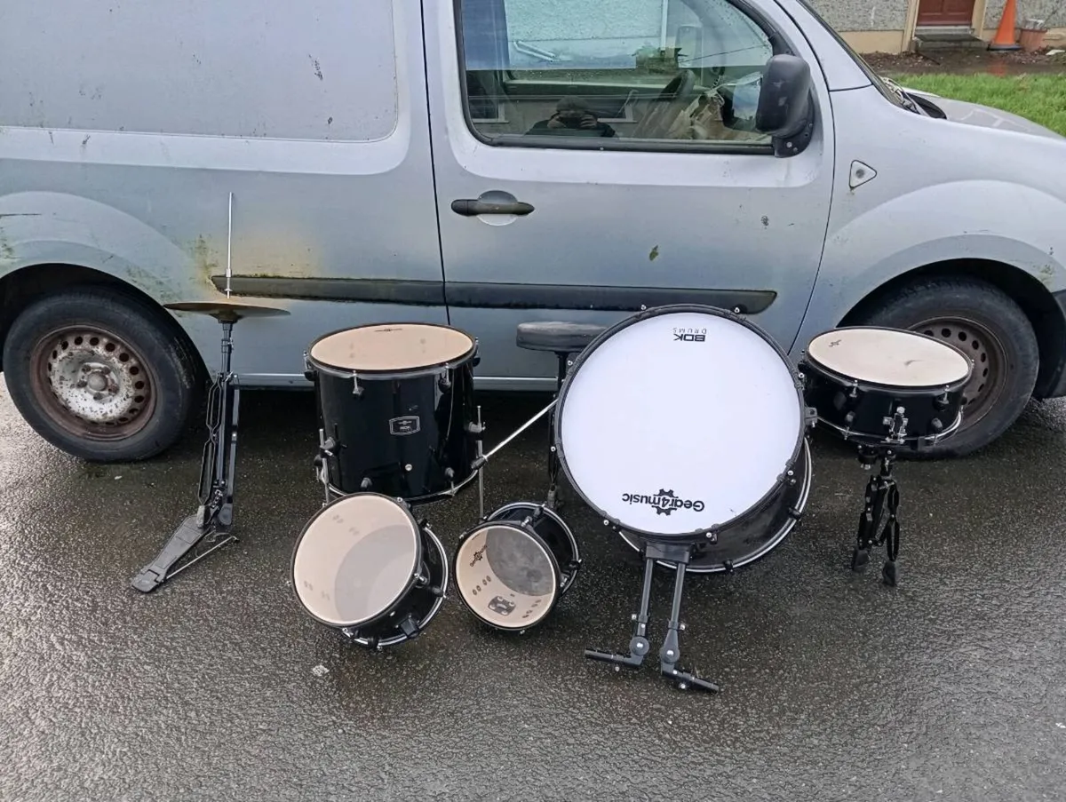 Gears for music starter drumstead.