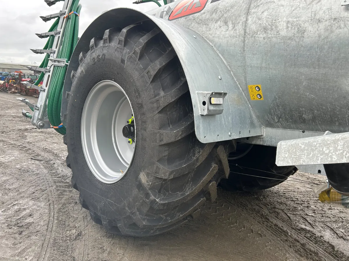 New Abbey 1650GL Slurry Tank with Trailing Shoe - Image 4