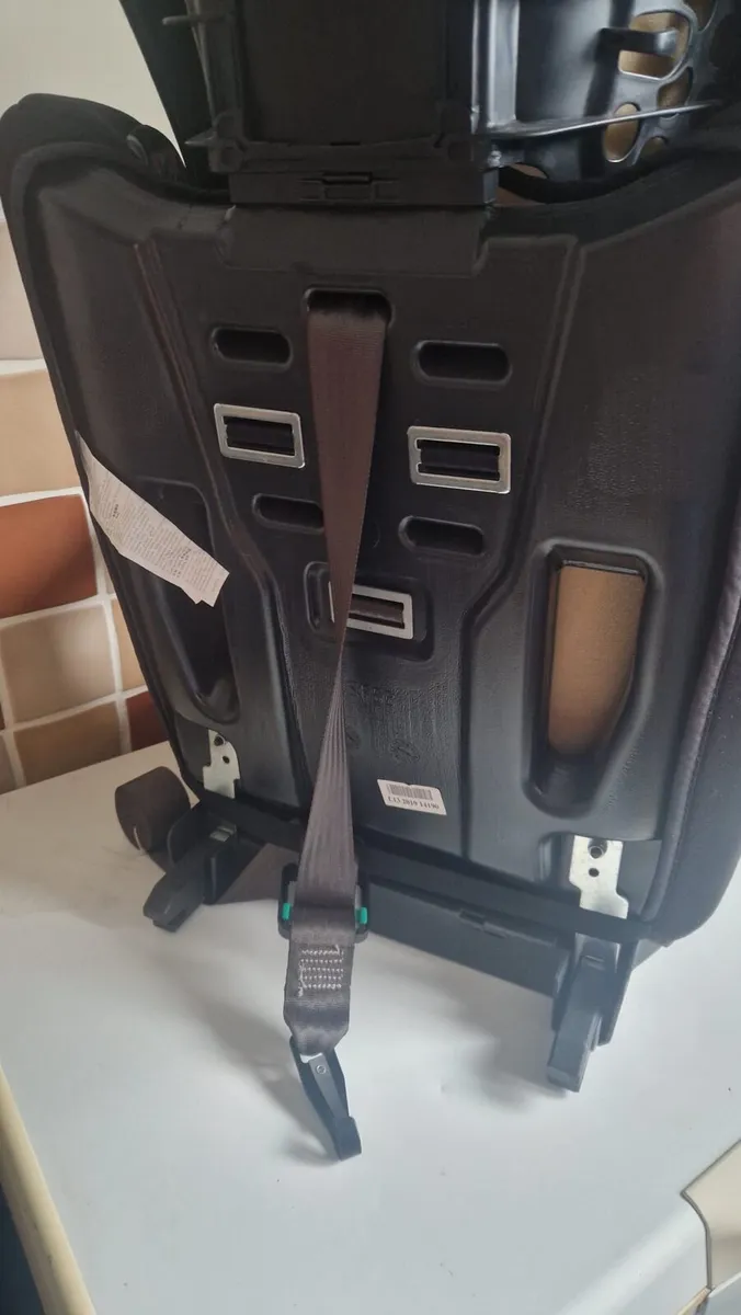 Isofix car seat - Image 2
