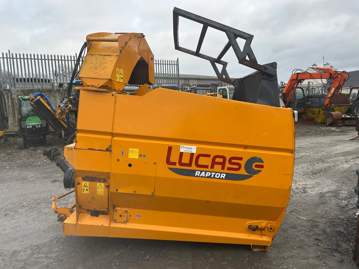 Lucas Raptor Straw Bedder - Image 3