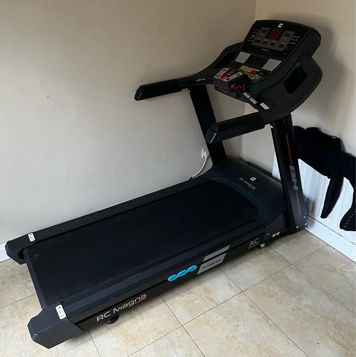 1-22km Magna RC AC treadmill commercial style - Image 1