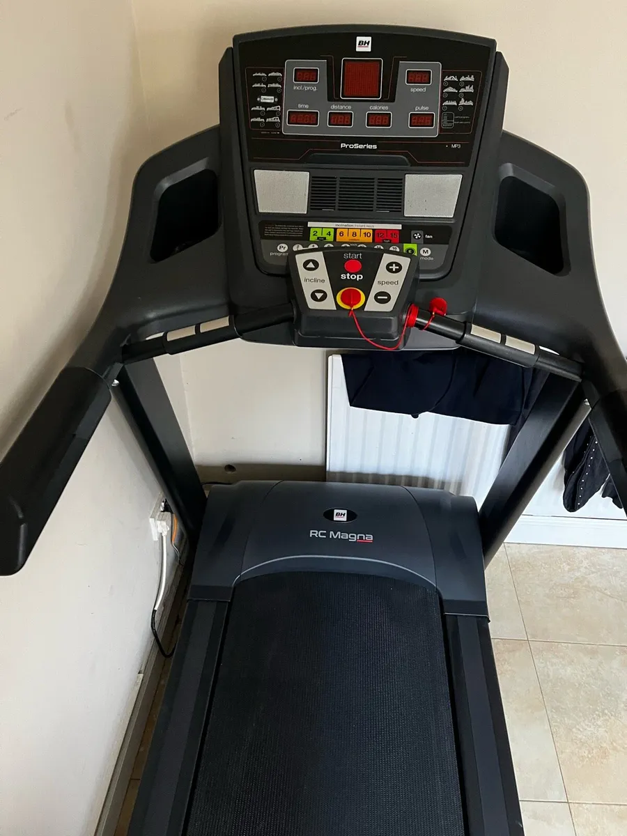 1-22km Magna RC AC treadmill commercial style - Image 3