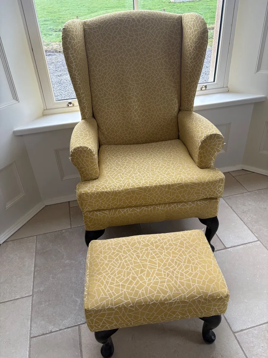 Armchair and footstool - Image 3
