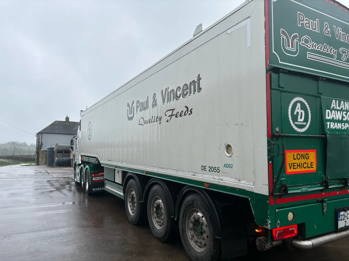 Bulk blowing trailer - Image 1