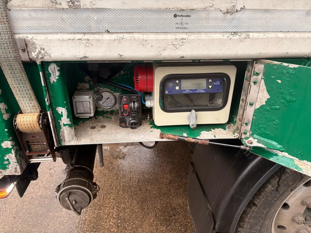 Bulk blowing trailer - Image 4