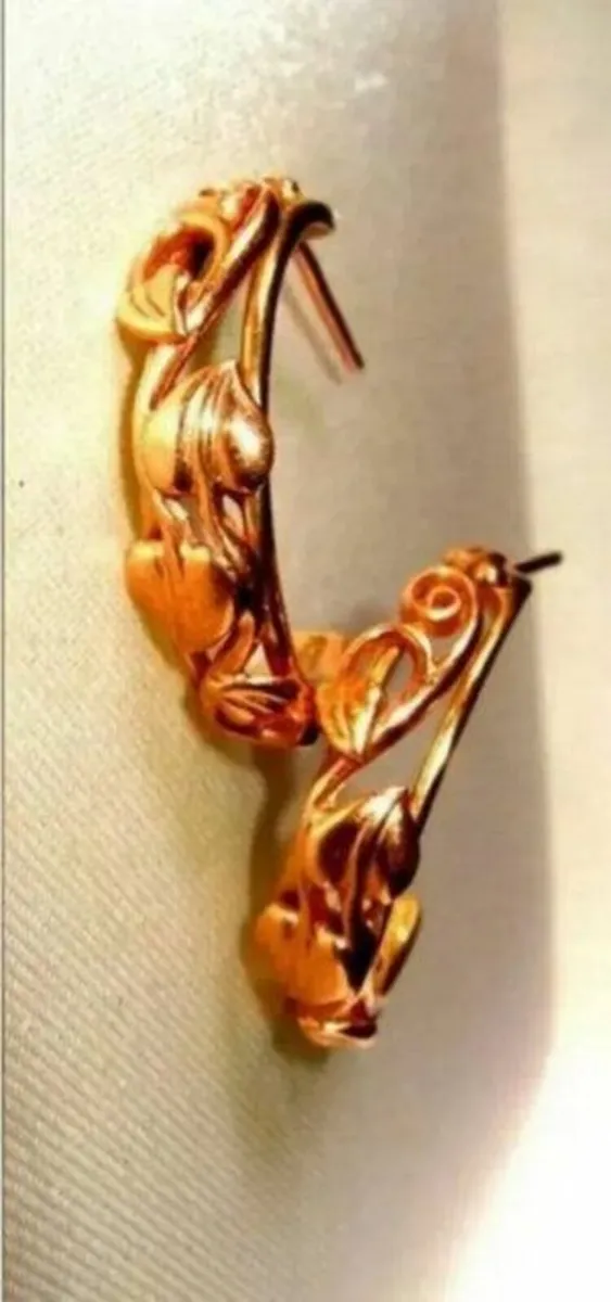 Vintage Hallmarked 9ct Gold Harrods Hoop Earrings - Image 1