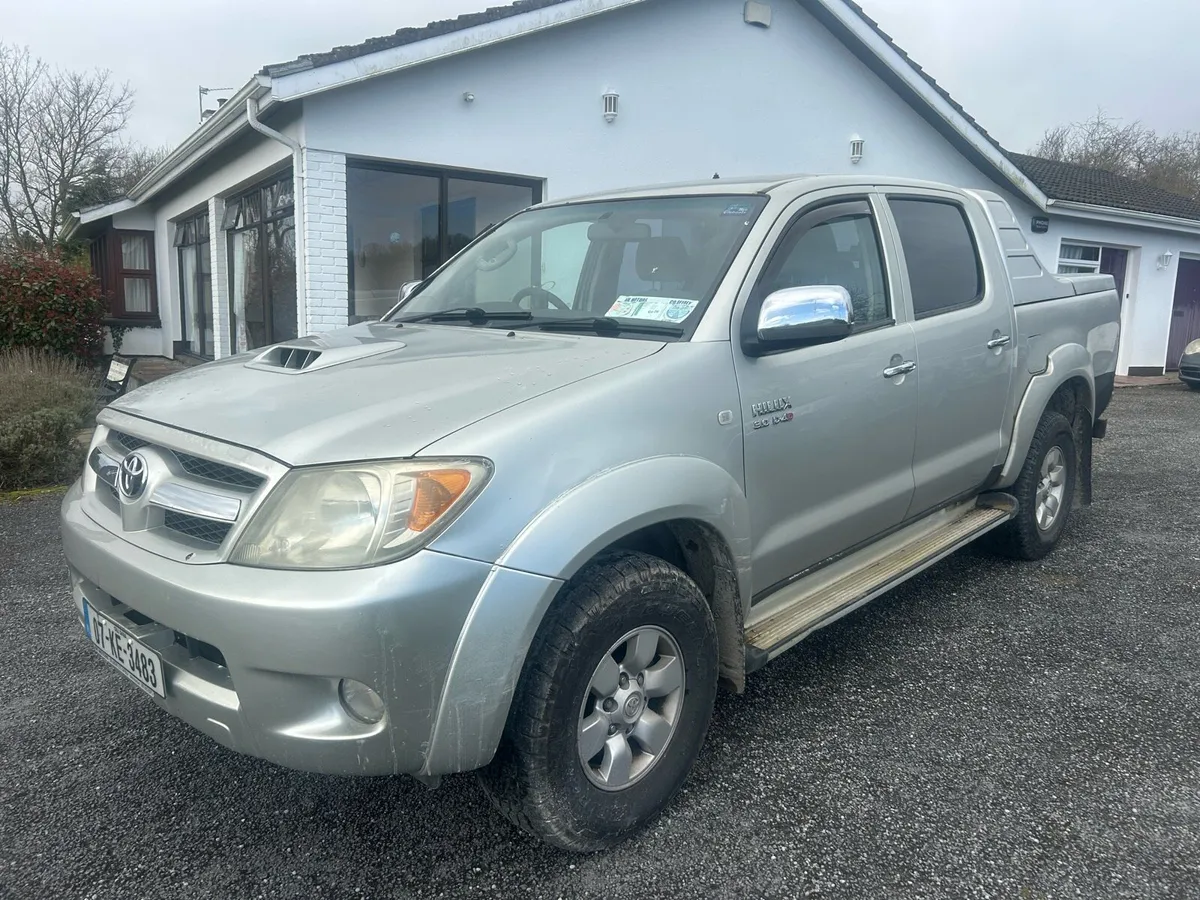 Toyota Hilux - Image 1