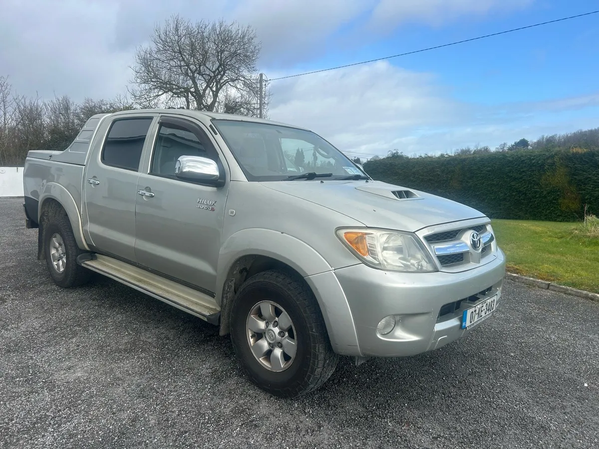 Toyota Hilux - Image 2