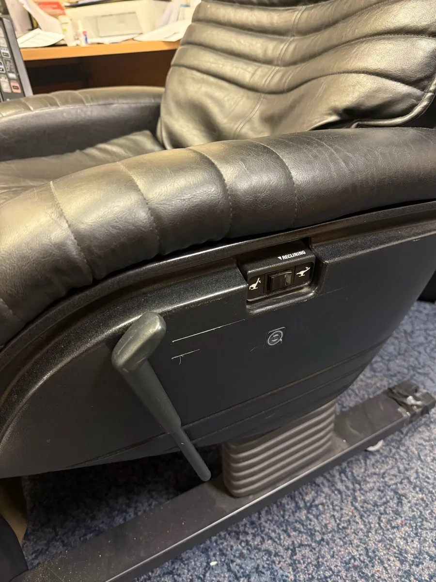 Professional Massage Chair - Image 4