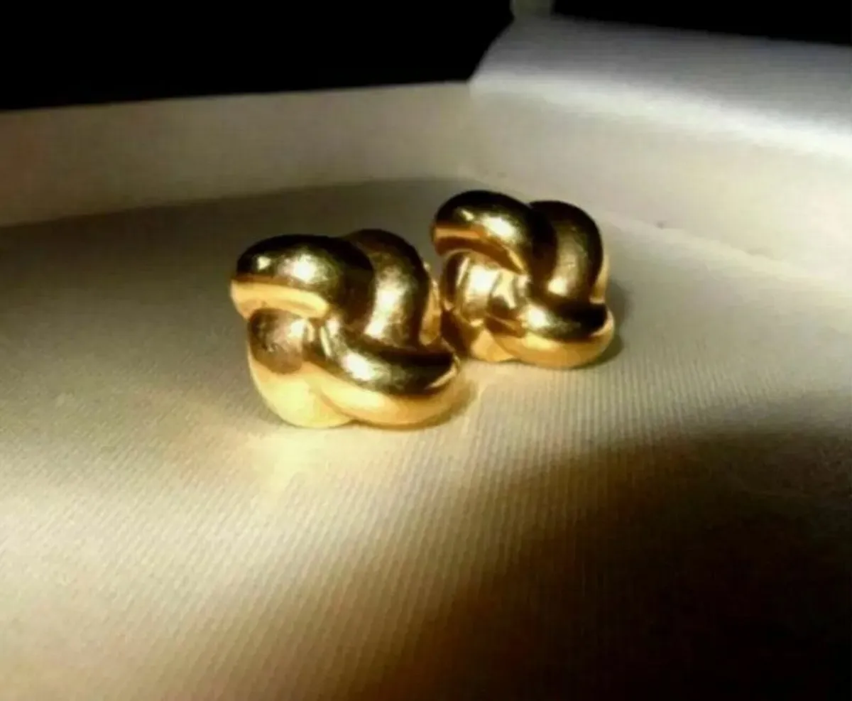Vintage 9ct Gold Chunky Knot Earrings - Image 1