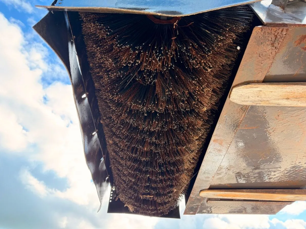 2014 SWEEPSTER SKID STEER SWEEPER ...2096T - Image 4