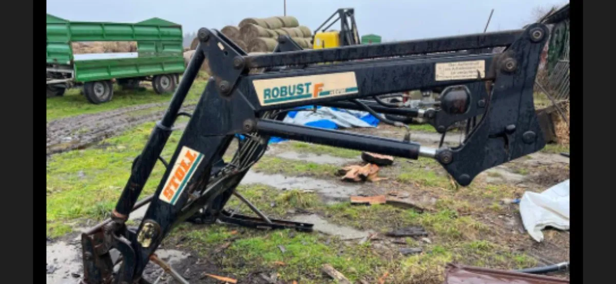 Stoll robust F35 lifting rams