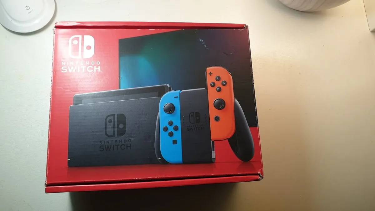 Nintendo Switch - Image 2
