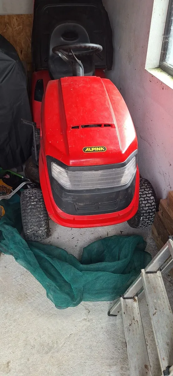 Ride on lawnmower - Image 2