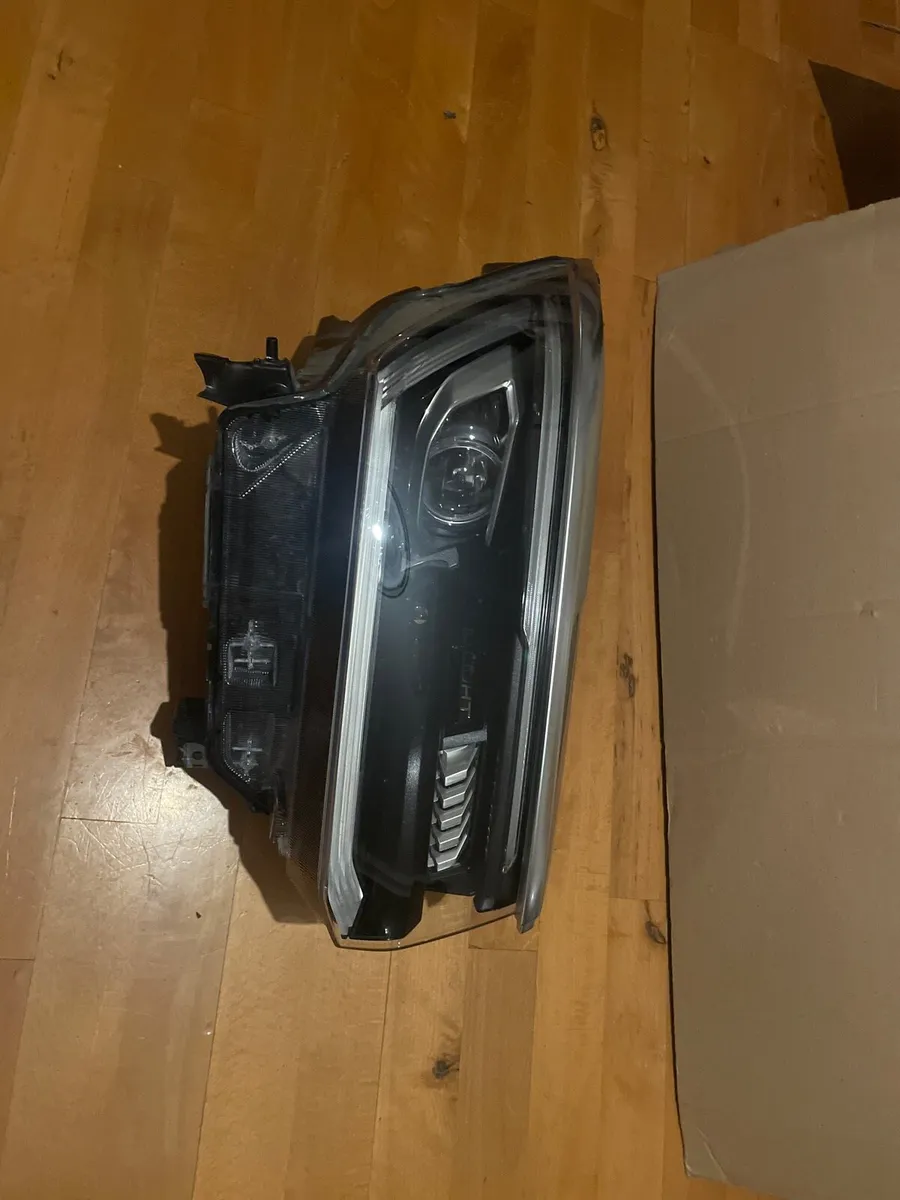 2023+ Volkswagen Amarok drivers side headlight - Image 1