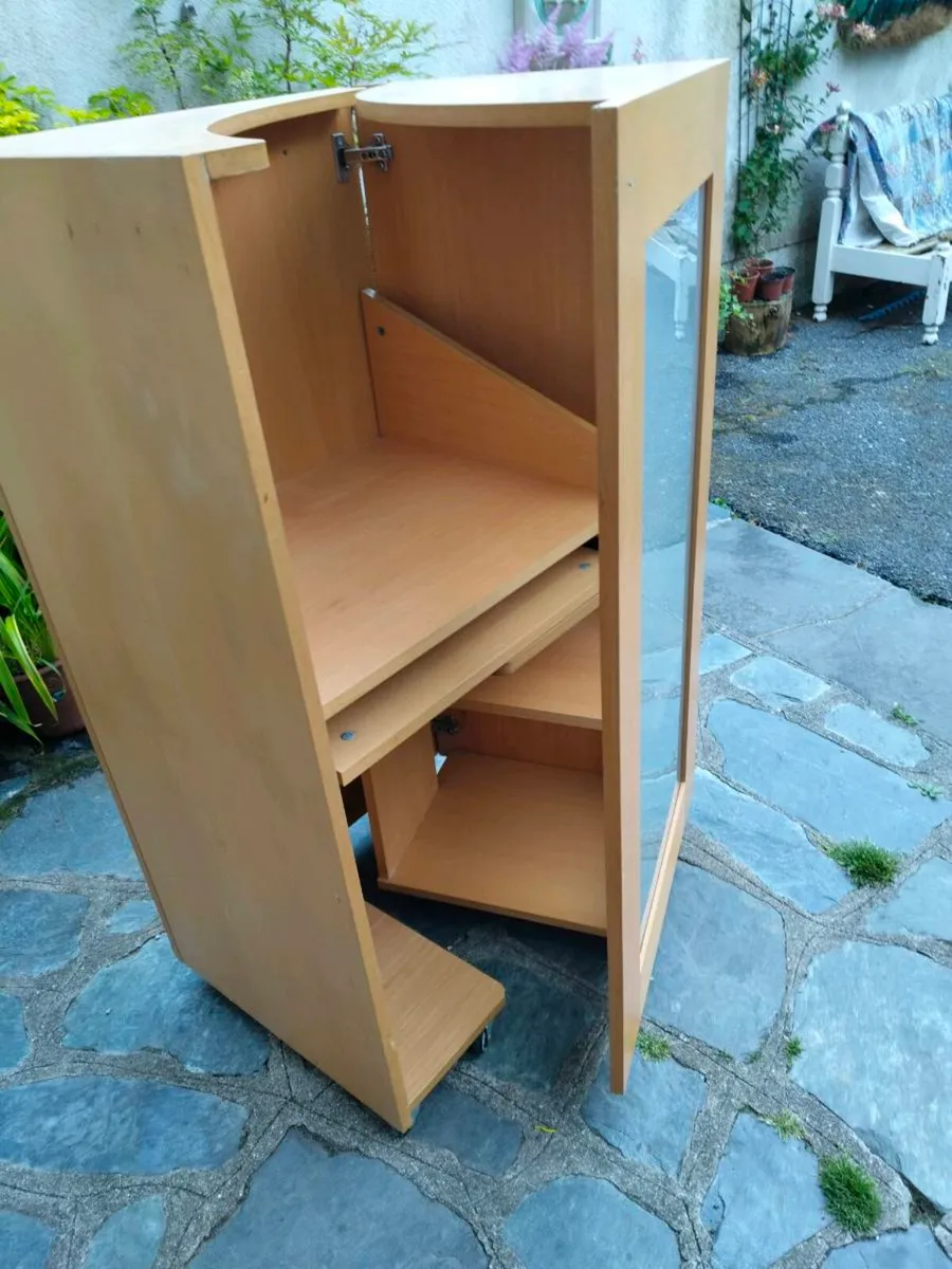 Cabinet opens out into a desk. Brilliant sp - Image 4