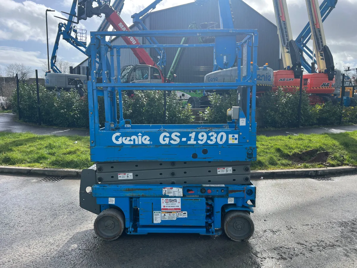 Genie GS1930 Scissor Lift - Image 1