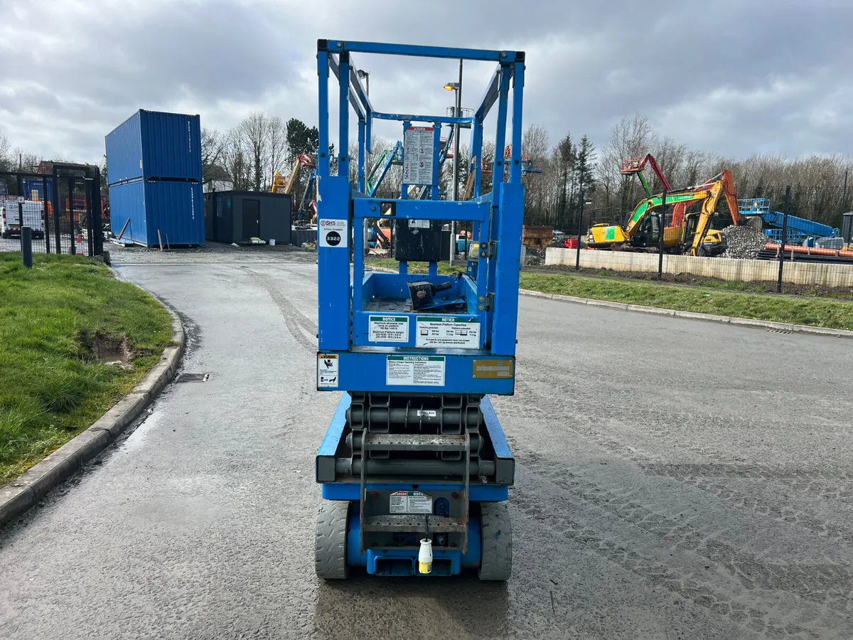 Genie GS1930 Scissor Lift - Image 4