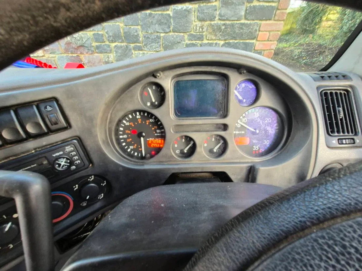 HORSE LORRY DAF LF 7.5T - Image 3