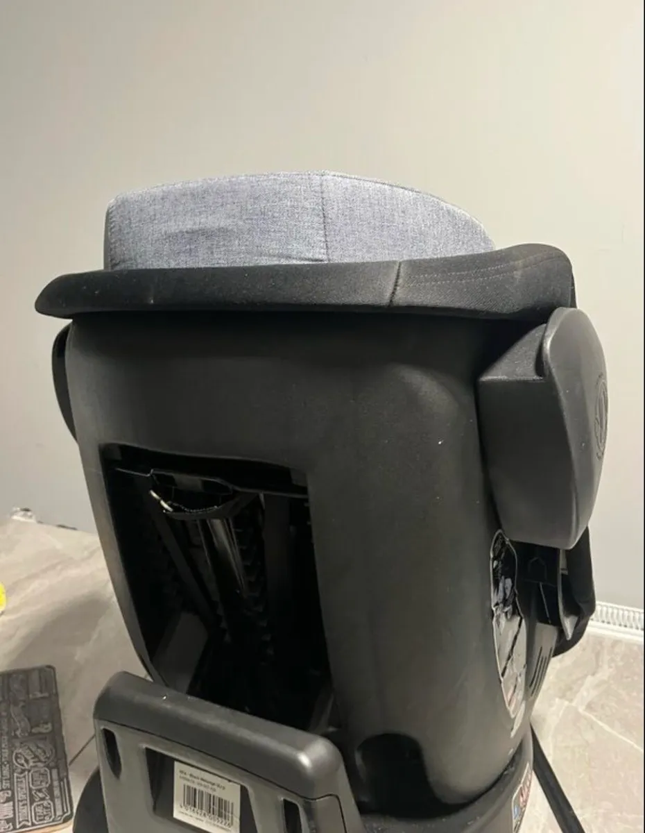 Baby car seat - Image 2