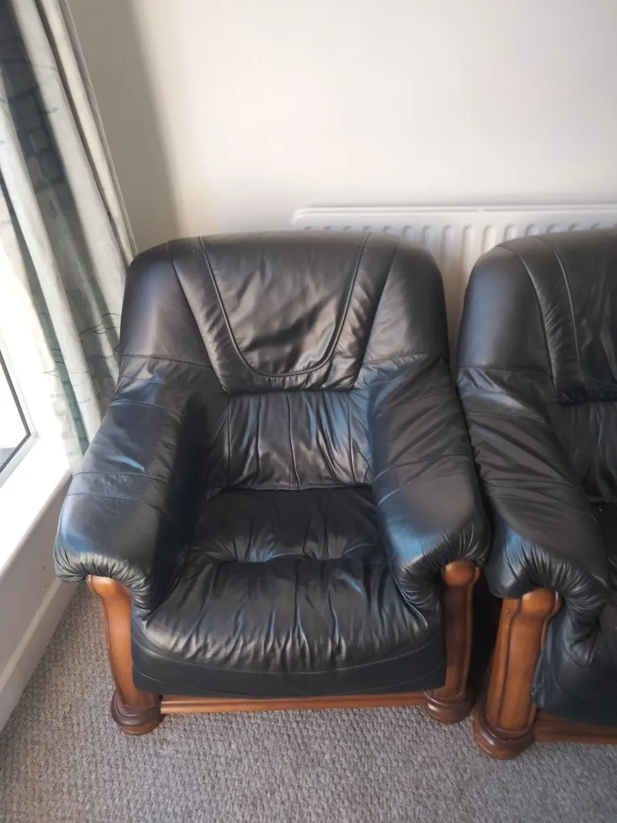 Three piece suite - Image 2