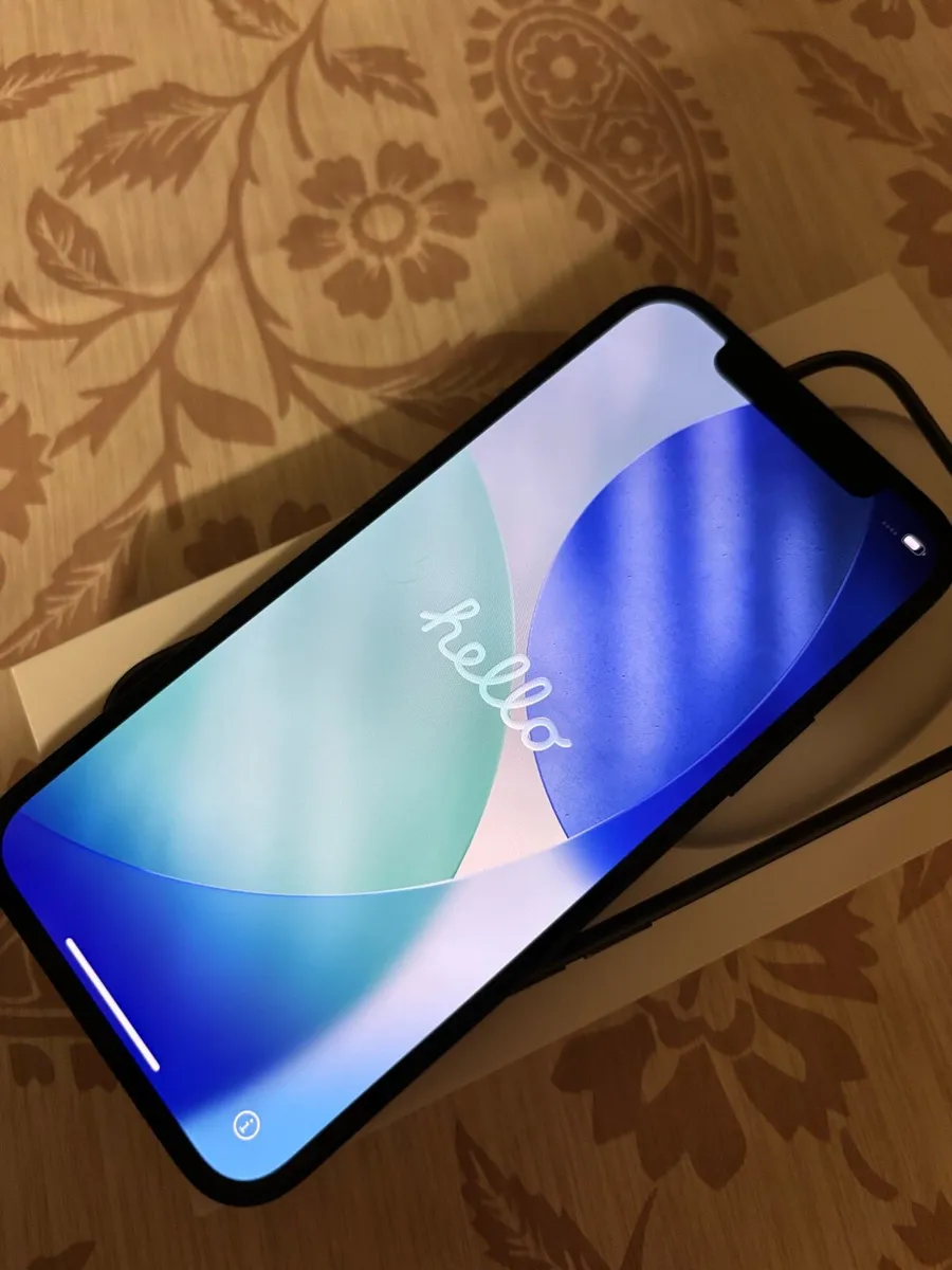 I phone 12 - Image 1