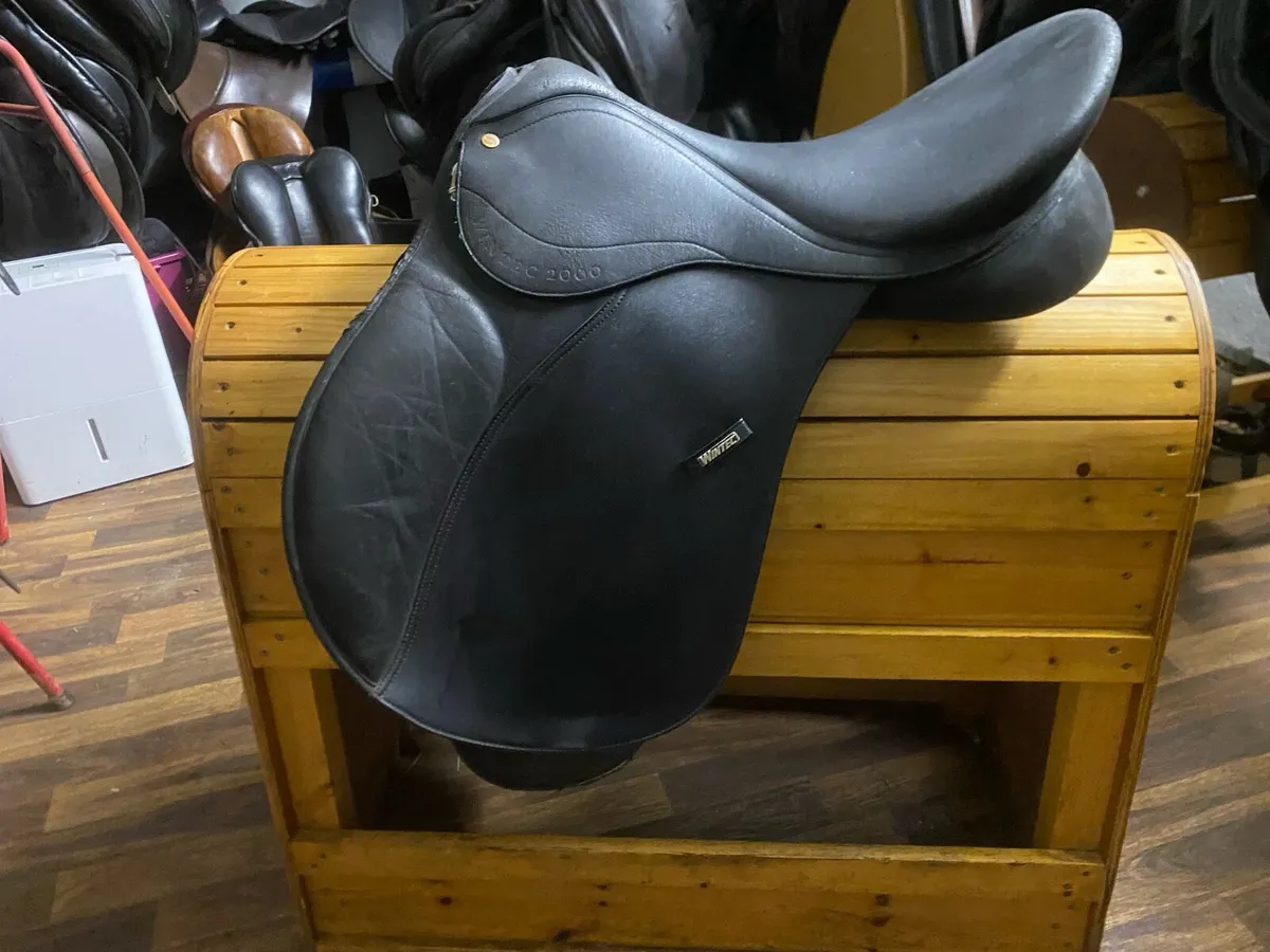 Wintec 2000 18” adjustable saddle - Image 1