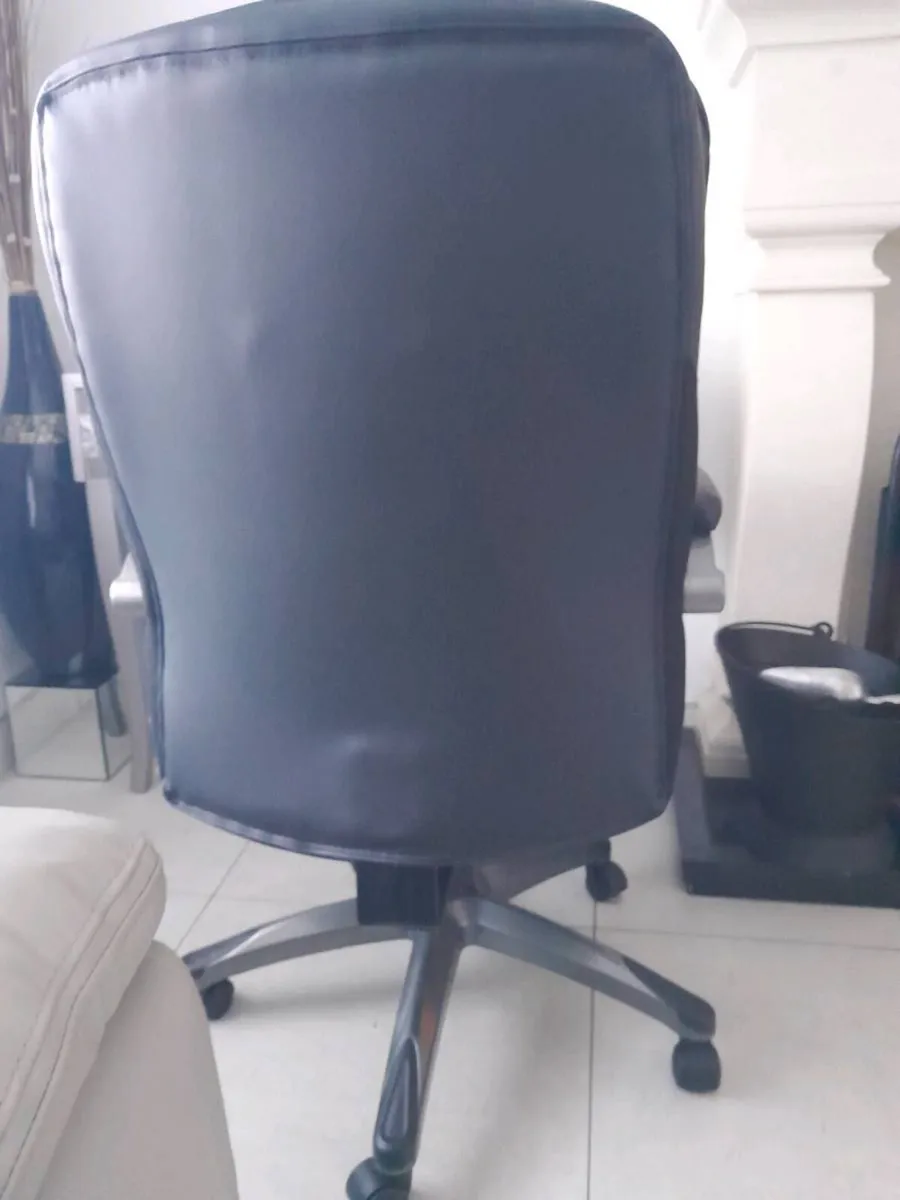 Black leather recliner  chair - Image 3