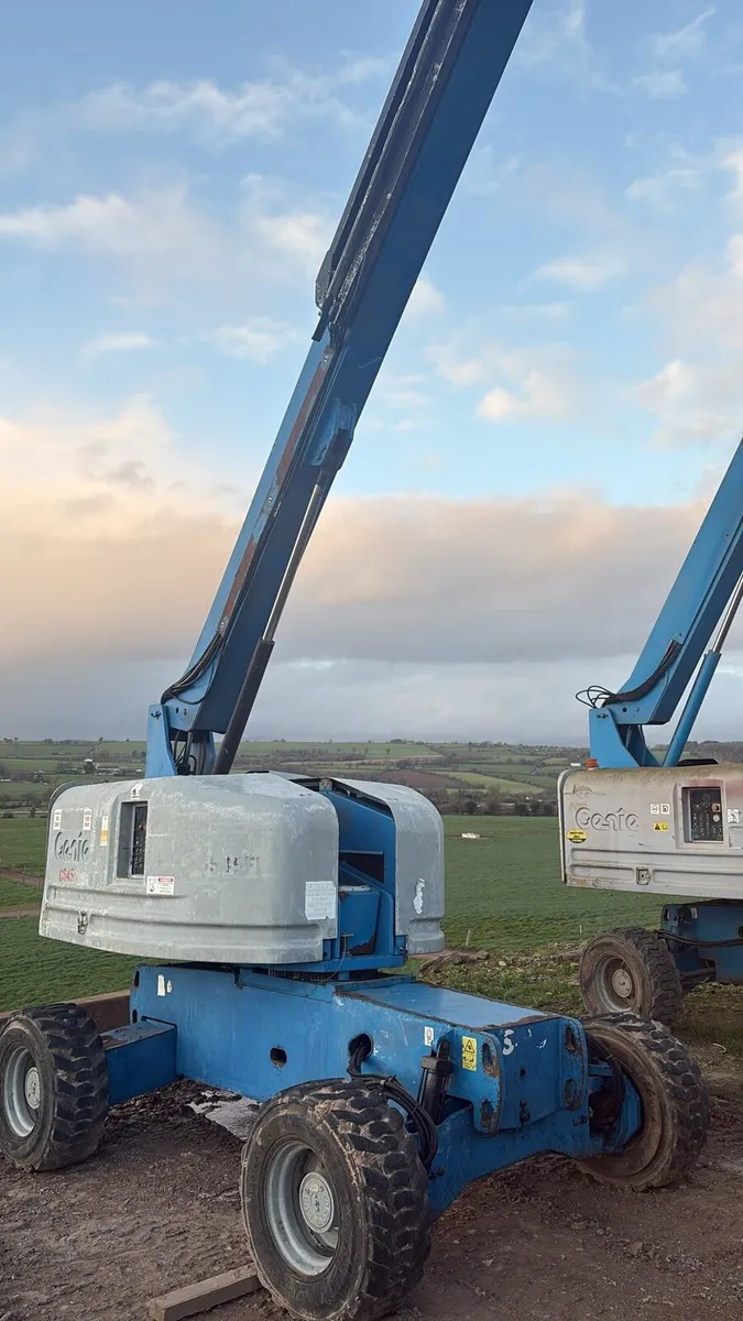 Genie S45 boom lift - Image 1