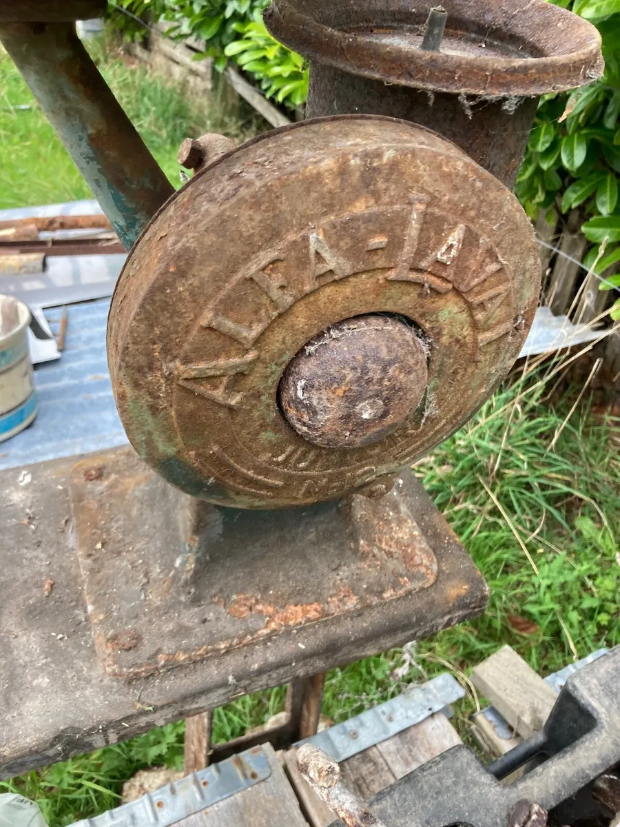 Cast iron cream separator and mowing bar - Image 2